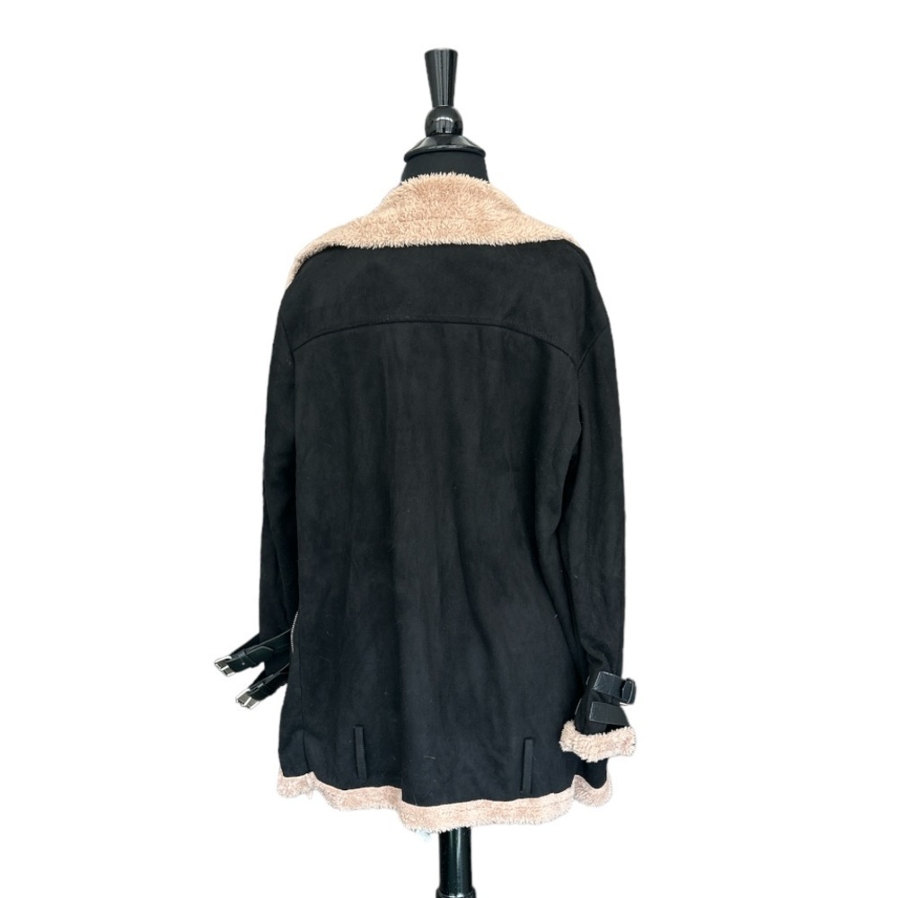 Black Jacket With Faux Fur - Picture 2 of 14